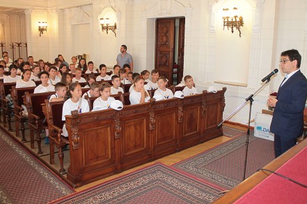 Erdélyi gyerekek Újpesten kép