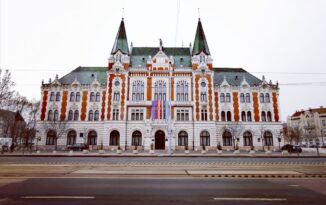 Vezető hivatalnokoknak kell távoznia – rendteremtés a hivatalban